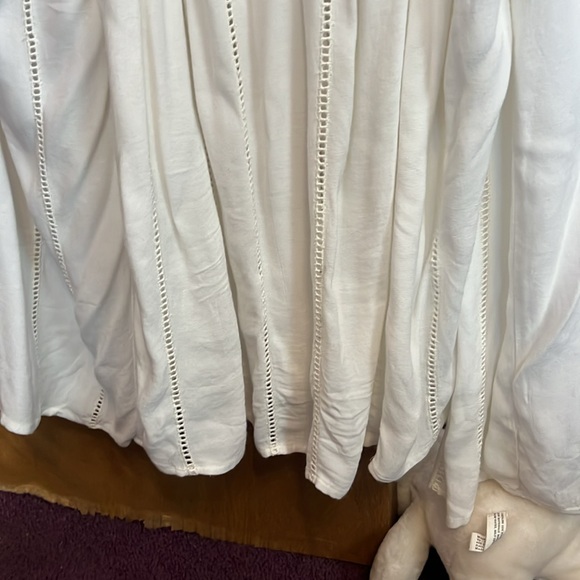 Frame oversized tunic top. Runs oversized. Flowy and boho style. Neck ties - Picture 4 of 7